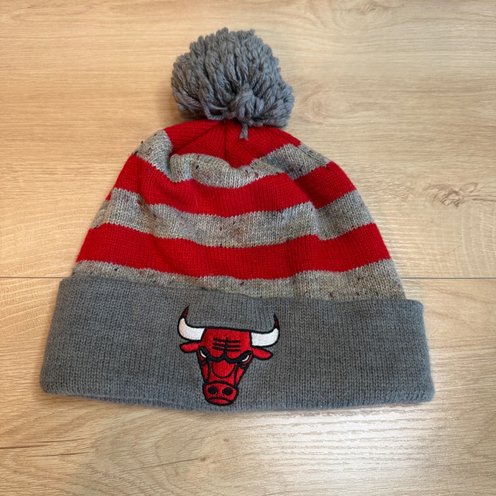 Mitchell & Ness Chicago Bulls NBA Striped Cuffed Pom Beanie Hat Red Grey